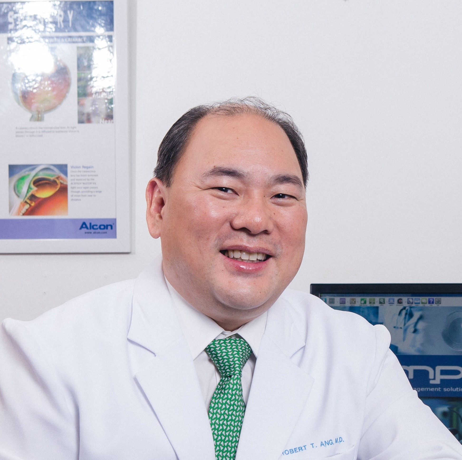 Dr Robert Ang